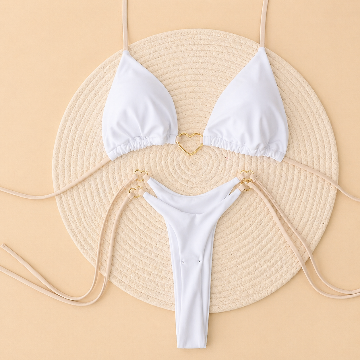 Bikini femme glamour tendance vacances